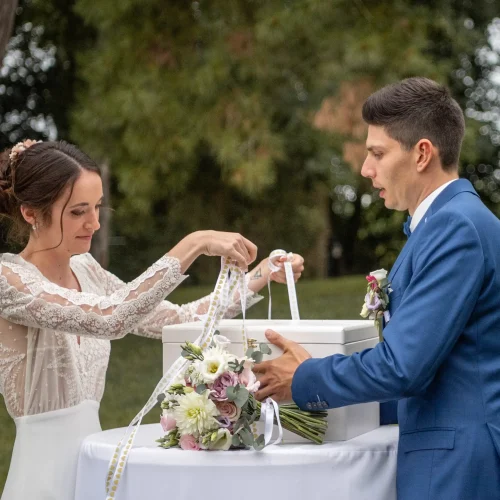 Rituel de la capsule temporelle : Un voyage dans le temps pour votre mariage