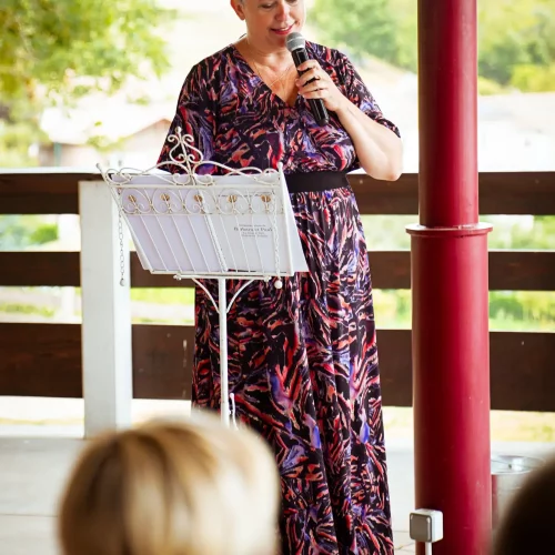 Officiante de cérémonie laïque,Nathalie Longefay Wedding pendant une cérémonie laïque