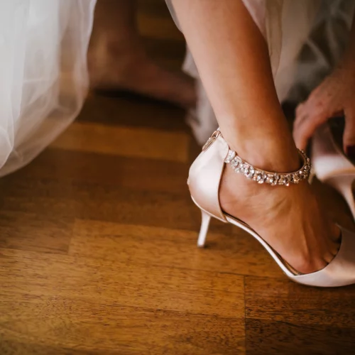 7 Raisons de ne pas porter de talons pour votre mariage